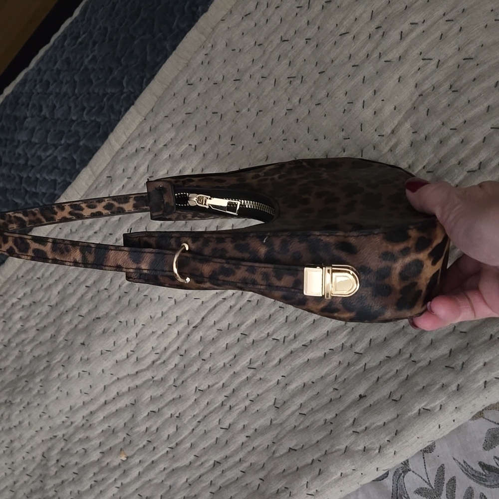 Leopard Print clutch/hand bag - Picture 3 of 5